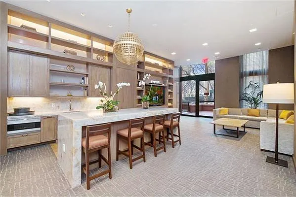 Rented by Mazzeo Real Estate | media 21