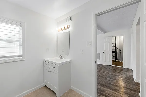 7818 James Dr — Photo 13