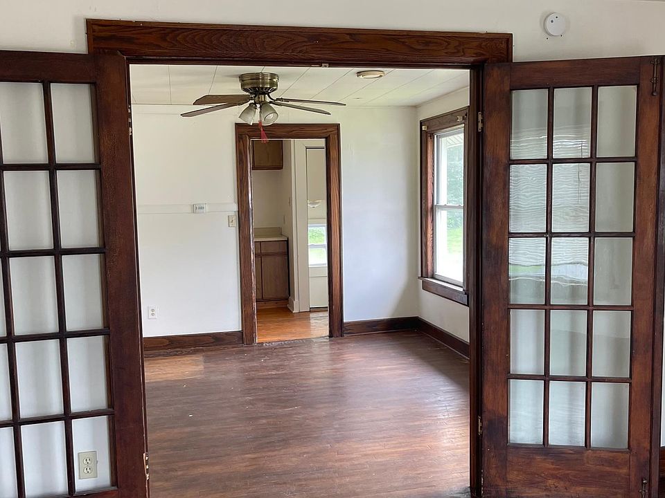 1st image of 3930 Pine Ave Floor 2