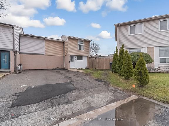 2nd image of 8 Grantbrook Ct