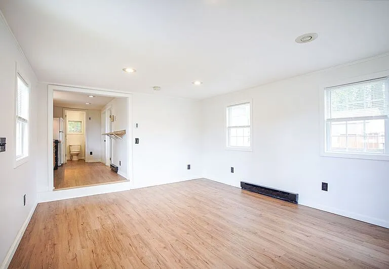 215 Eddy St — Photo 4