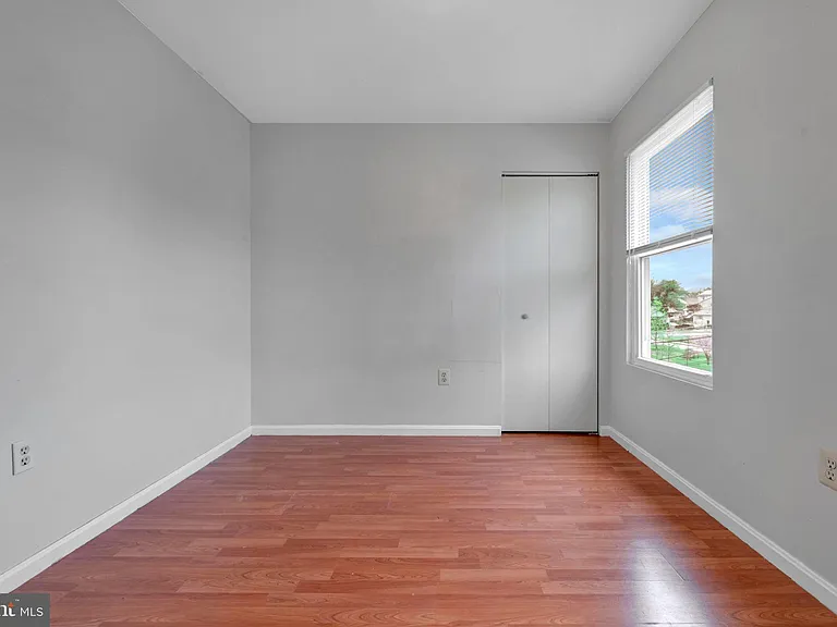 1105 61st Ave — Photo 12
