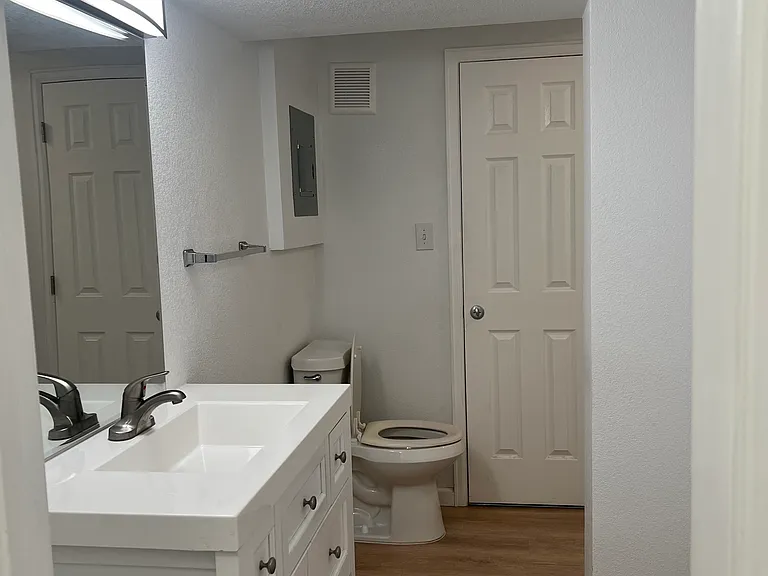 2100 S High St #1830 — Photo 4