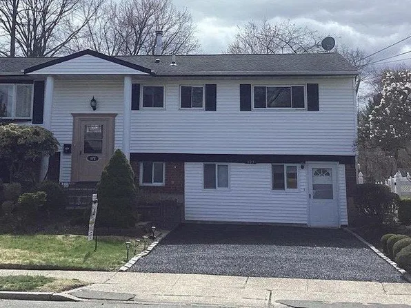 372 W 18th Street, Deer Park, NY 11729