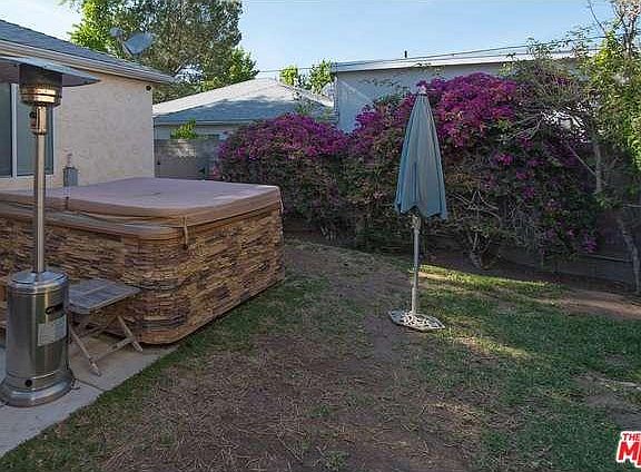 3rd image of 5834 Lasaine Ave