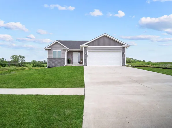 437 N West View Dr, Osceola, IA 50213
