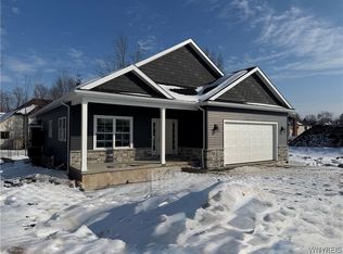 55 Birch Ln, Amherst, NY 14221