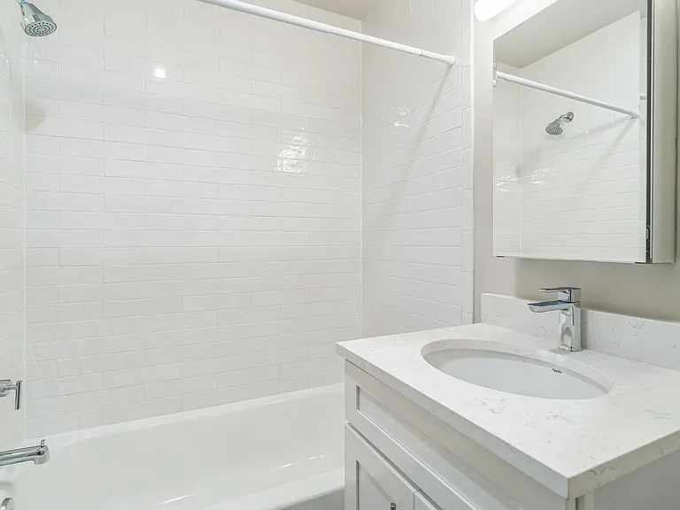 412 N Jackson St — Photo 17