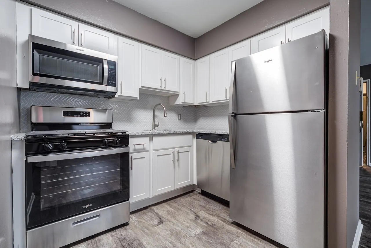 South Mountain Apartment Homes — Photo 1