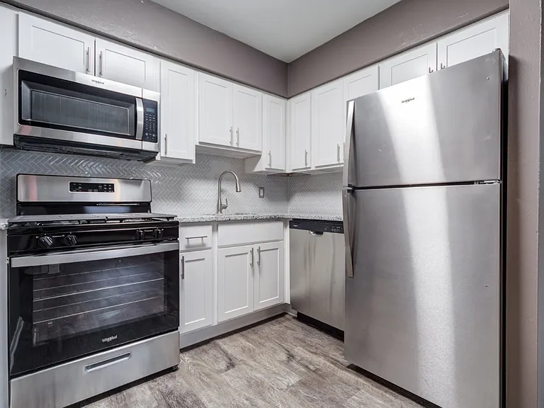 South Mountain Apartment Homes — Photo 1