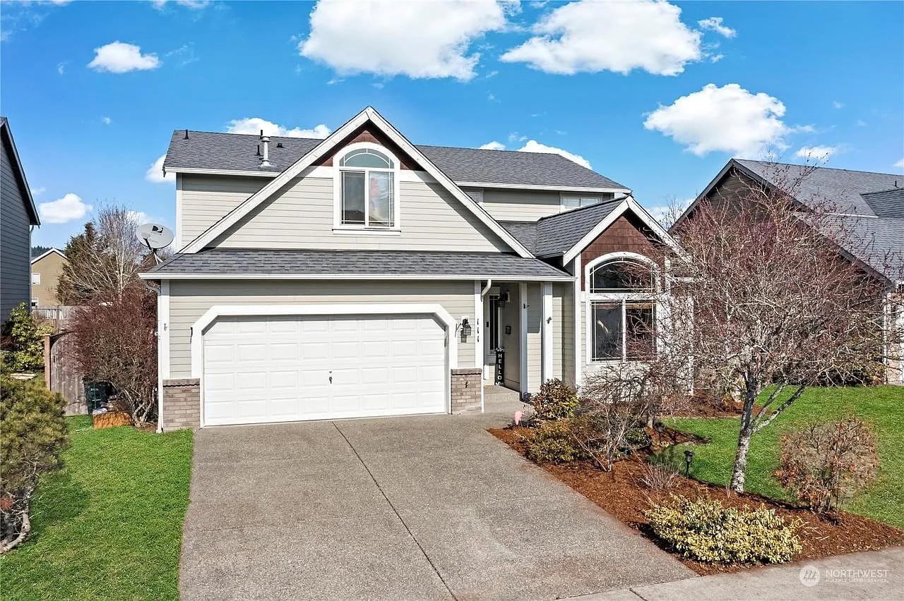 4 bed, 2490 sqft, $3,400 — Photo 1