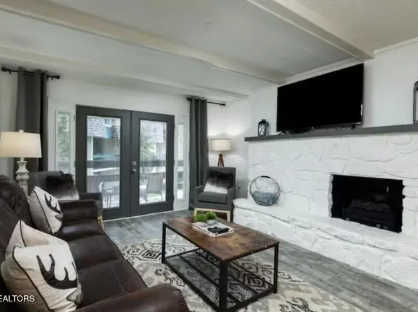 260 Roaring Fork Rd APT 211, Gatlinburg, TN 37738