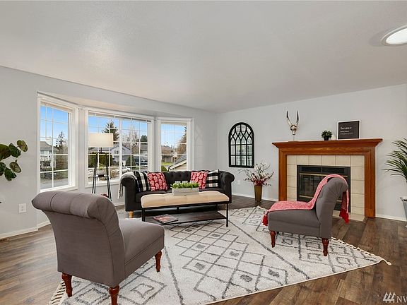 3rd image of 3519 Orchard Pl SE