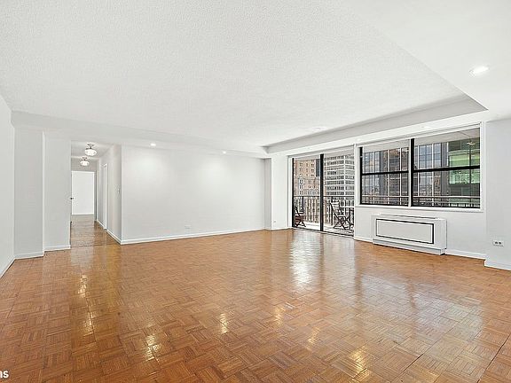 3rd image of 112 W 56th St APT 26S