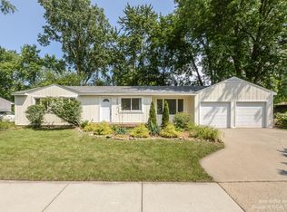 2123 Champagne Dr, Ann Arbor, MI 48108