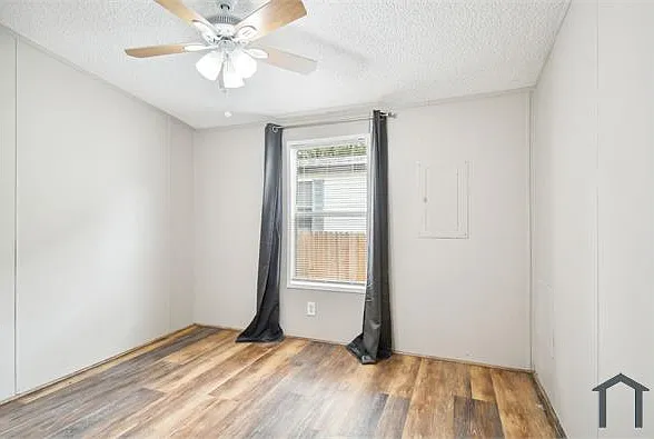 10609 Bay Hills Cir — Photo 16