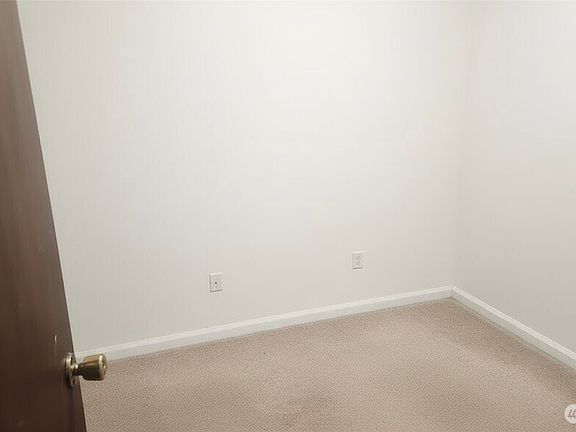 4th image of 119 N Blue N
