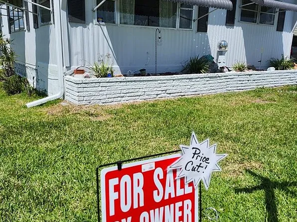 239 2nd St E, Nokomis, FL 34275