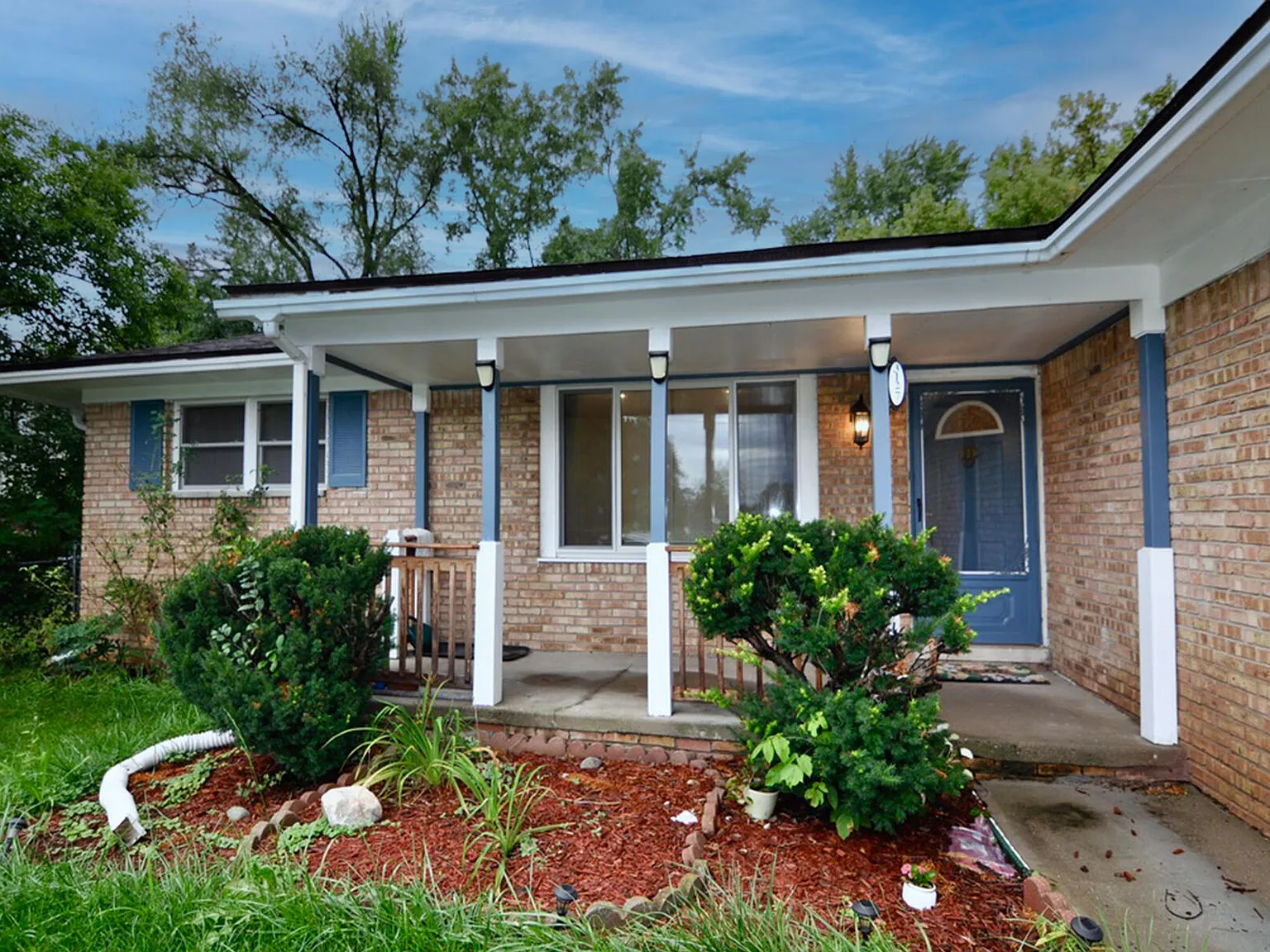 3 bed, 2.5 bath, 1350 sqft, $2,750 — Photo 3