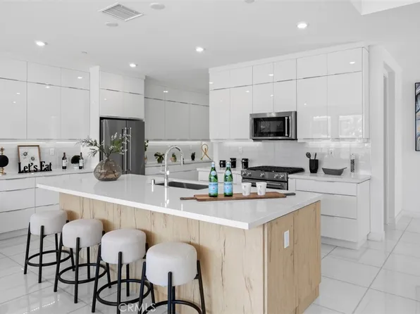 920 Galaxy Dr, Palm Springs, CA 92264