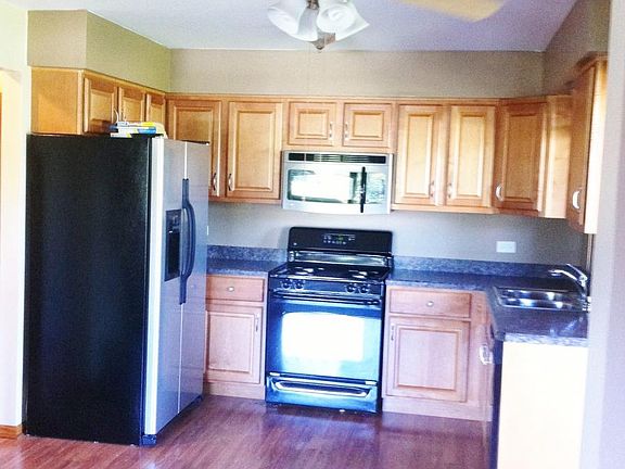 4th image of 226 Manor Dr Unit 1