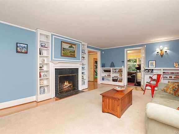 5th image of 15 Eastview Ave