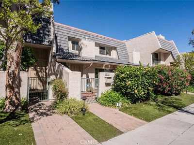 22249 1/2 Erwin St, Los Angeles, CA, 91367