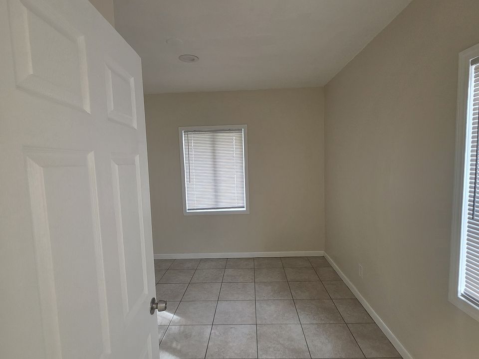 1st image of 771 W 8th St