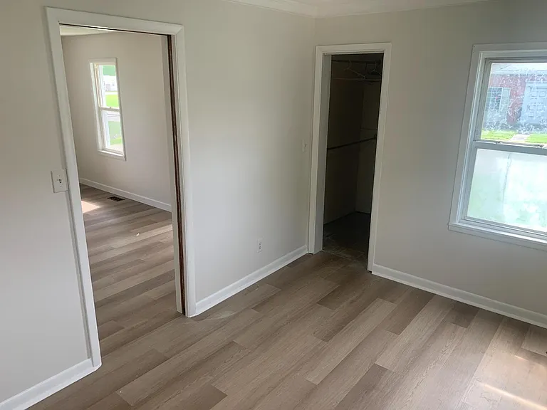 106 N Olive St — Photo 3