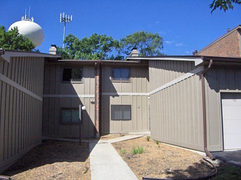 2nd image of 29W471 Emerald Green Dr Unit H