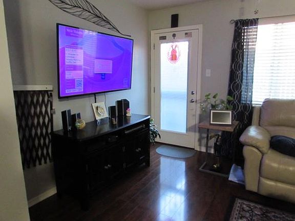 3rd image of 4107 Division St Unit 4107