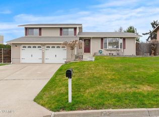 1404 W Cherry Ave, Selah, WA