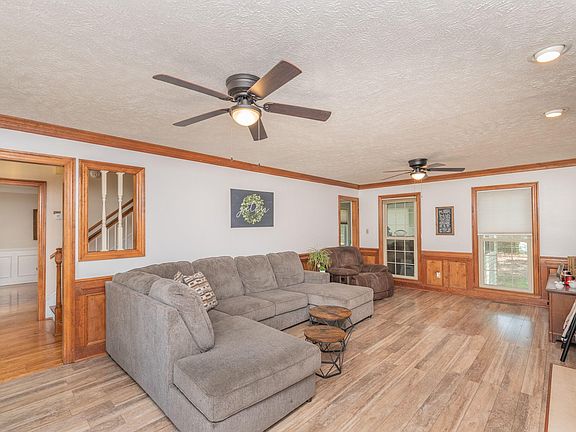 5th image of 337 E Hedge Rd