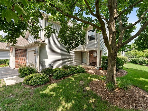 2nd image of 1074 Woodhill Ct #1074