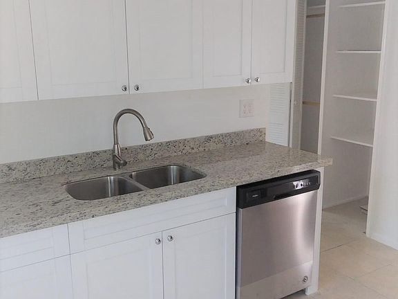 2nd image of 1425 NE 56th St APT 6