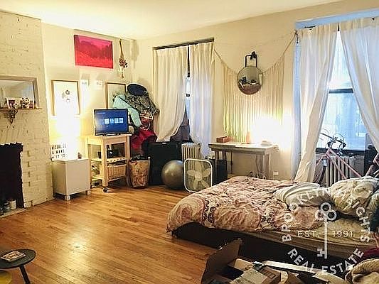 2nd image of 138 Amity St APT 1A