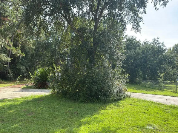 600 Main St, Ocean Springs, MS 39564