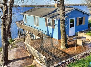 2536 Lake Cochrane Dr W, Gary, SD 57237
