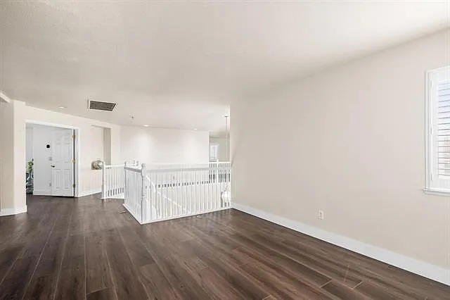 4 bed, 2915 sqft, $3,000 — Photo 3
