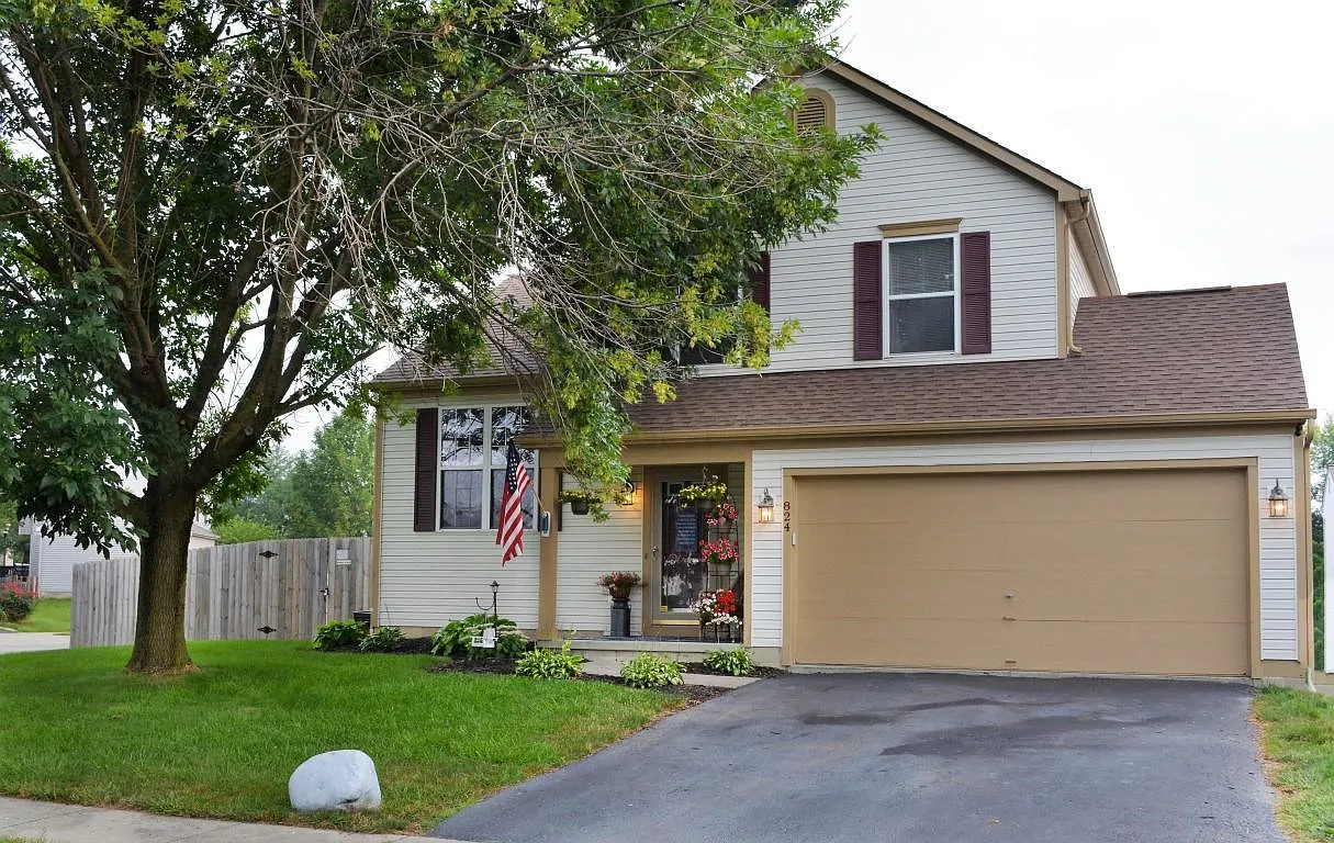 824 Robmeyer Dr photo 1