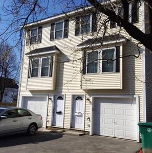 81 W 3rd St #D, Lowell, MA, 01850