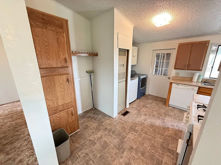24300 E Village Dr #2 — Photo 9