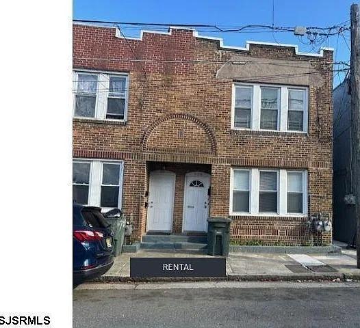 2 bed, 1.0 bath, $1,600 — Photo 1