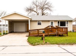 619 8th St, Saint Paul, NE 68873