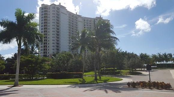 Lesina at Hammock Bay