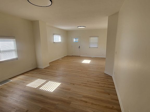 4th image of 2141 Bellefontaine St
