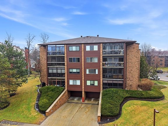 2nd image of 160 Fox Hollow Dr APT 406