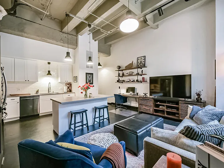 705 Main St #321 — Photo 32