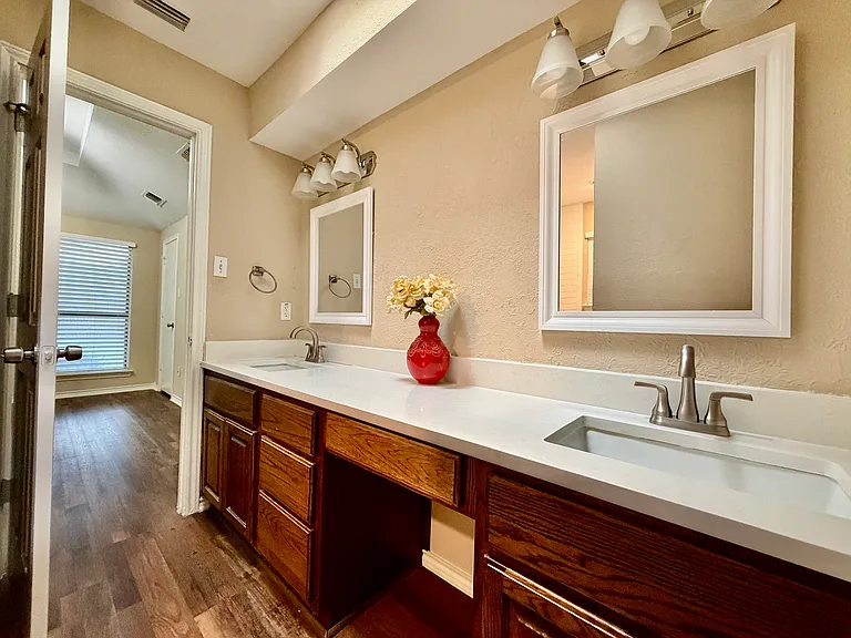 3205 Bryan St — Photo 7