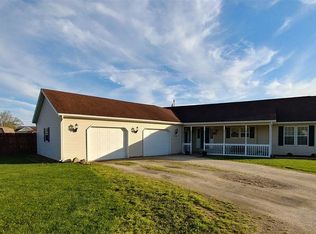 9199 E Lilac Ln, Cromwell, IN 46732
